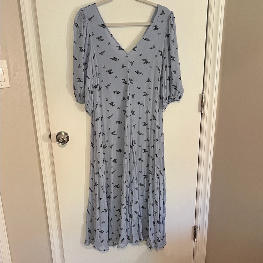 Elegant Blue Floral Dress